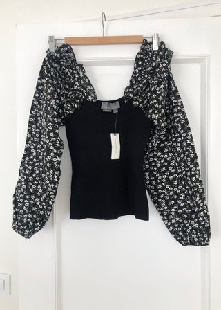 Top de flores manga larga Anthropologie XS