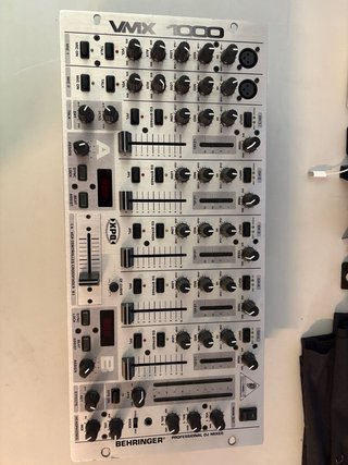 Mezclador DJ Behringer VMX 1000