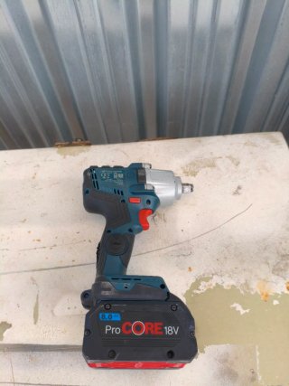 Llave de impacto Bosch 18V 1/2 450NM