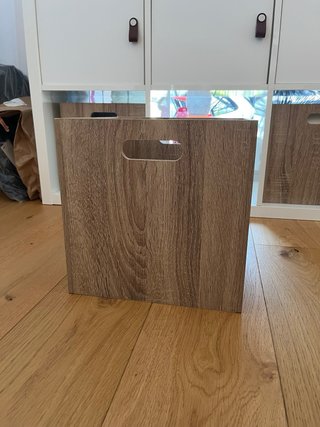 Estantería Kallax Ikea con puertas y cajas