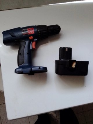 Taladro a batería para reparar