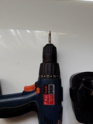 Taladro a batería para reparar