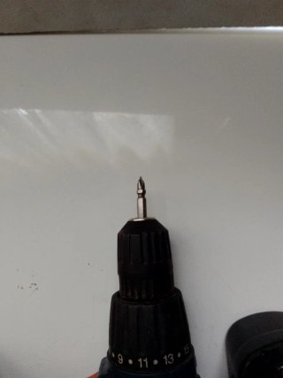 Taladro a batería para reparar
