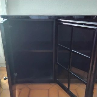 Aparador negro lacado. URGE MUDANZA