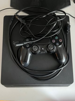 PlayStation 4 Slim Nera