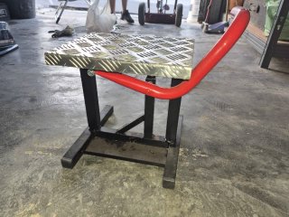Caballete para moto de metal