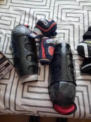 Equipamiento Hockey Hielo 9/11 años.