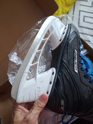 Equipamiento Hockey Hielo 9/11 años.