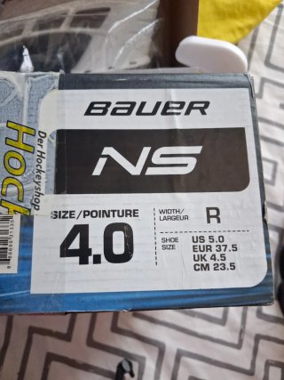 Equipamiento Hockey Hielo 9/11 años.