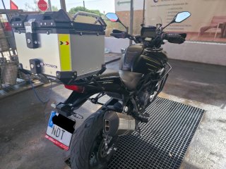 QJMotor SRT 900S Negra y Amarilla