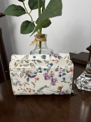 Cartera Parfois floral multicolor