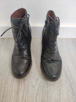 Botines Pitillos Piel Negros Tacón