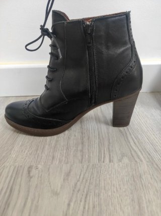 Botines Pitillos Piel Negros Tacón