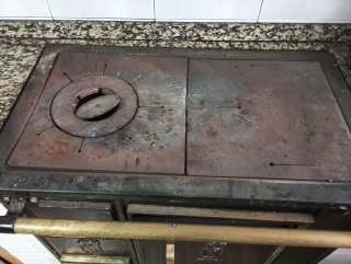 Cocina de carbón antigua