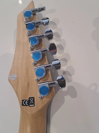 Guitarra Eléctrica Harley Benton ST-Junior BK