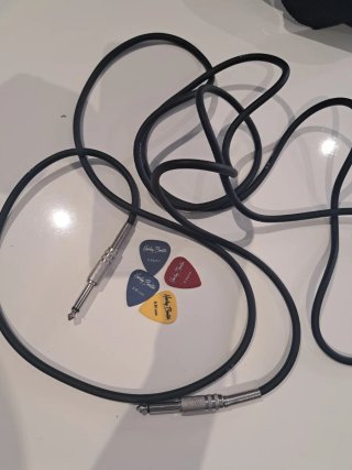 Guitarra Eléctrica Harley Benton ST-Junior BK