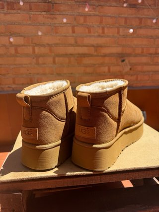 Botas UGG Classic Ultra Mini Plataforma