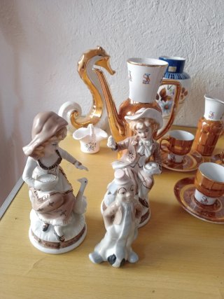 Conjunto porcelana y cerámica decorativa