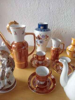Conjunto porcelana y cerámica decorativa