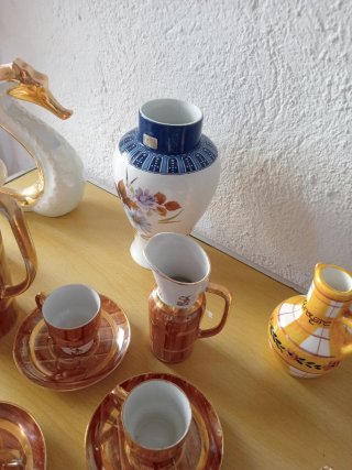 Conjunto porcelana y cerámica decorativa