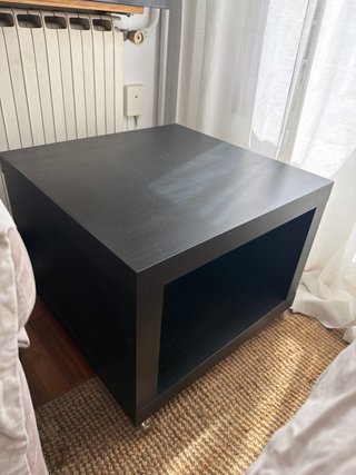 URGE VENDER Mesa auxiliar IKEA negra con ruedas