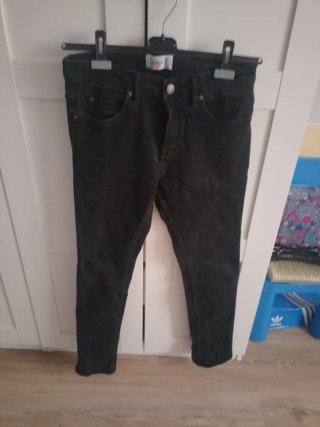 Pantalón vaquero negro