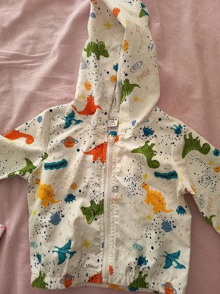 Chaquetas dinosaurios 4 y 1 año