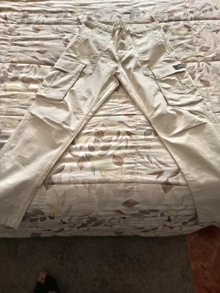 Pantalón cargo beige