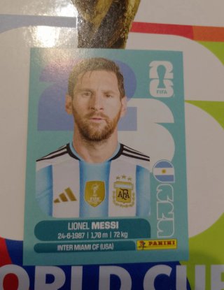 Cromo Leonel Messi - Panini FIFA 365 Adrenalyn XL