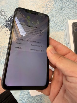 iPhone 11 128GB Nero con schermo e batteria nuovi