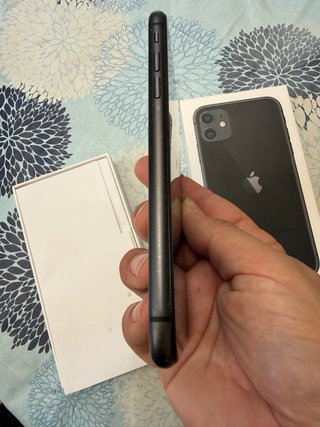 iPhone 11 128GB Nero con schermo e batteria nuovi