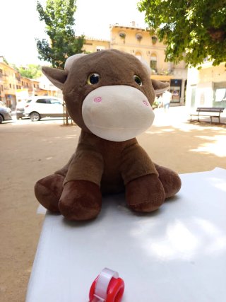 Peluche grande de vaca marrón