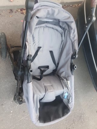 Vendo Carrito de bebé y silla de coche gris