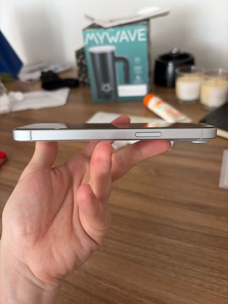 iPhone 15 100% Batería