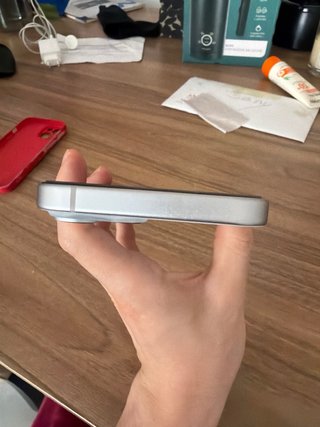 iPhone 15 100% Batería