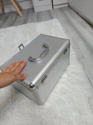 Caja Metálica para CDs (aprox. 200)