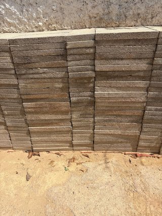 Plaquetas hormigón gris. Más de 300 unidades