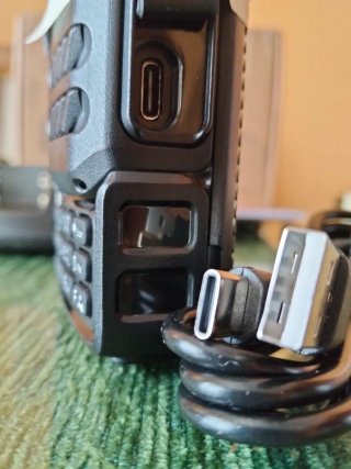 Emisora UHF VHF+ AÉREA Y CB(RX) +ANTENA CB-27MHZ