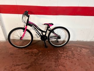 Bicicleta B Pro 24 Negra y Rosa
