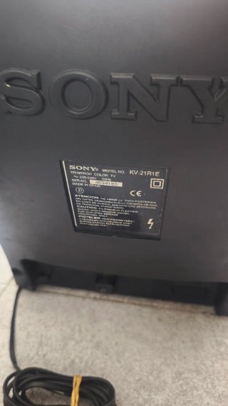 TV CRT Sony Trinitron + PS1 + Pistola + 2 Giochi