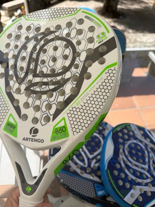 Paletero Bullpadel y 3 palas de pádel