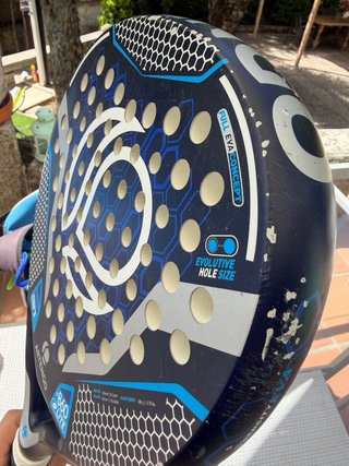 Paletero Bullpadel y 3 palas de pádel