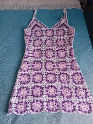Vestido crochet morado y blanco