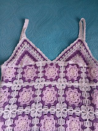 Vestido crochet morado y blanco