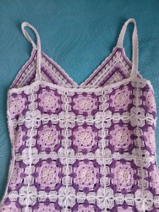 Vestido crochet morado y blanco