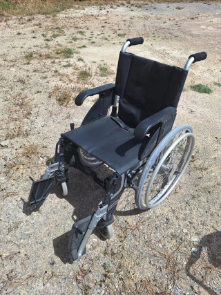 Silla de ruedas pequeña