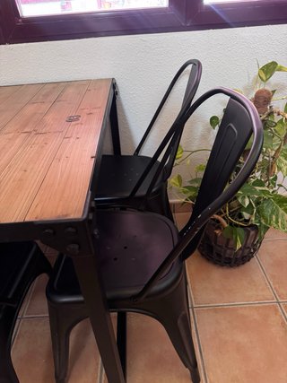 Conjunto de mesa y sillas