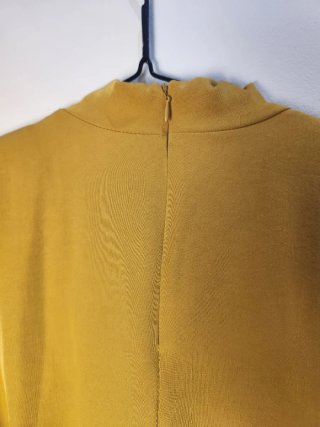 Vestido corto Zara dorado talla L