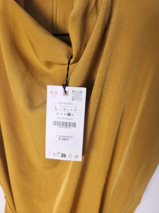 Vestido corto Zara dorado talla L