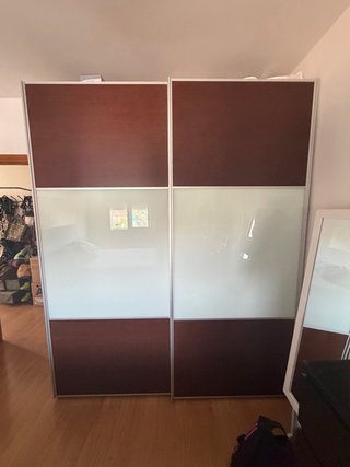 Armario puertas correderas madera y cristal